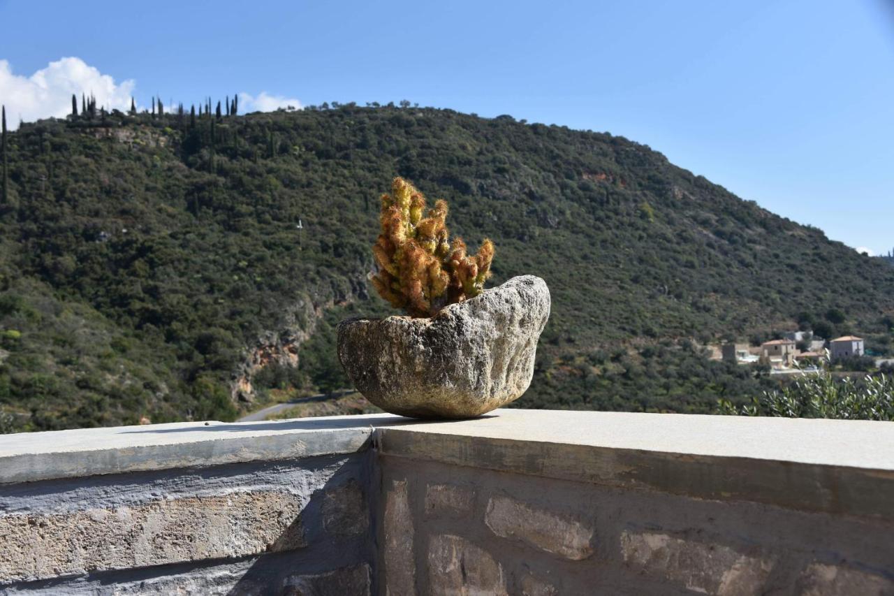Athina'S Stone House In Kardamyli Villa Exterior foto
