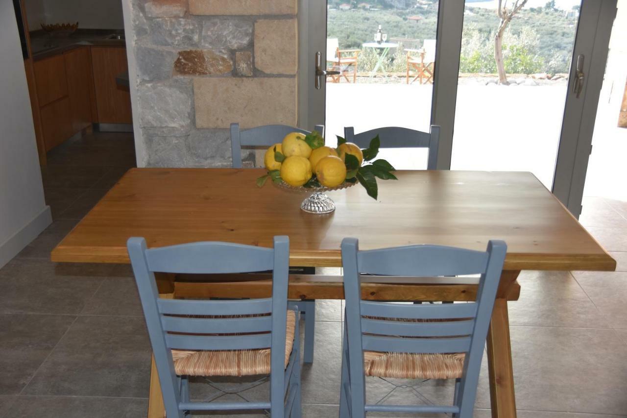 Athina'S Stone House In Kardamyli Villa Exterior foto